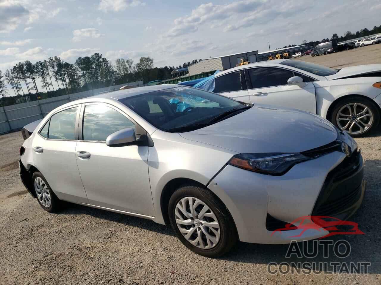 TOYOTA COROLLA 2018 - 5YFBURHE2JP845604