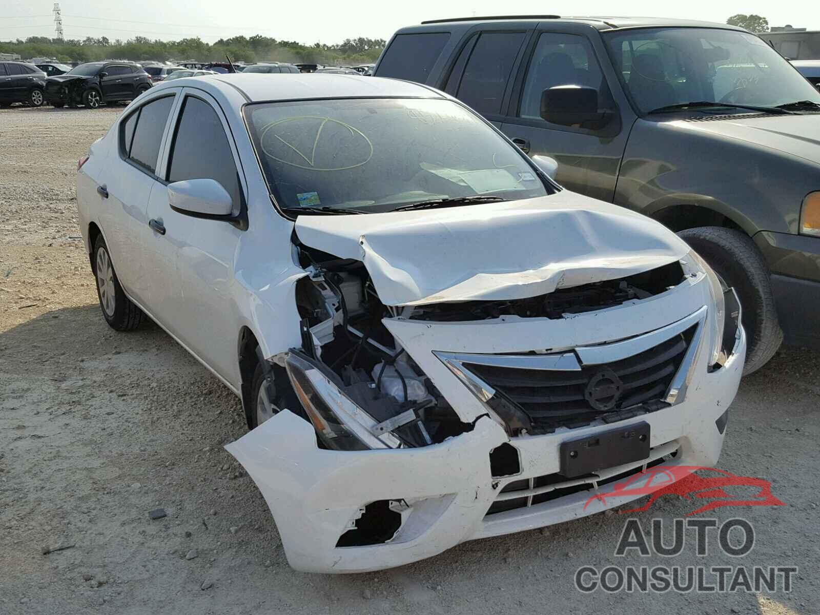 NISSAN VERSA 2017 - 3N1CN7AP2HL852659