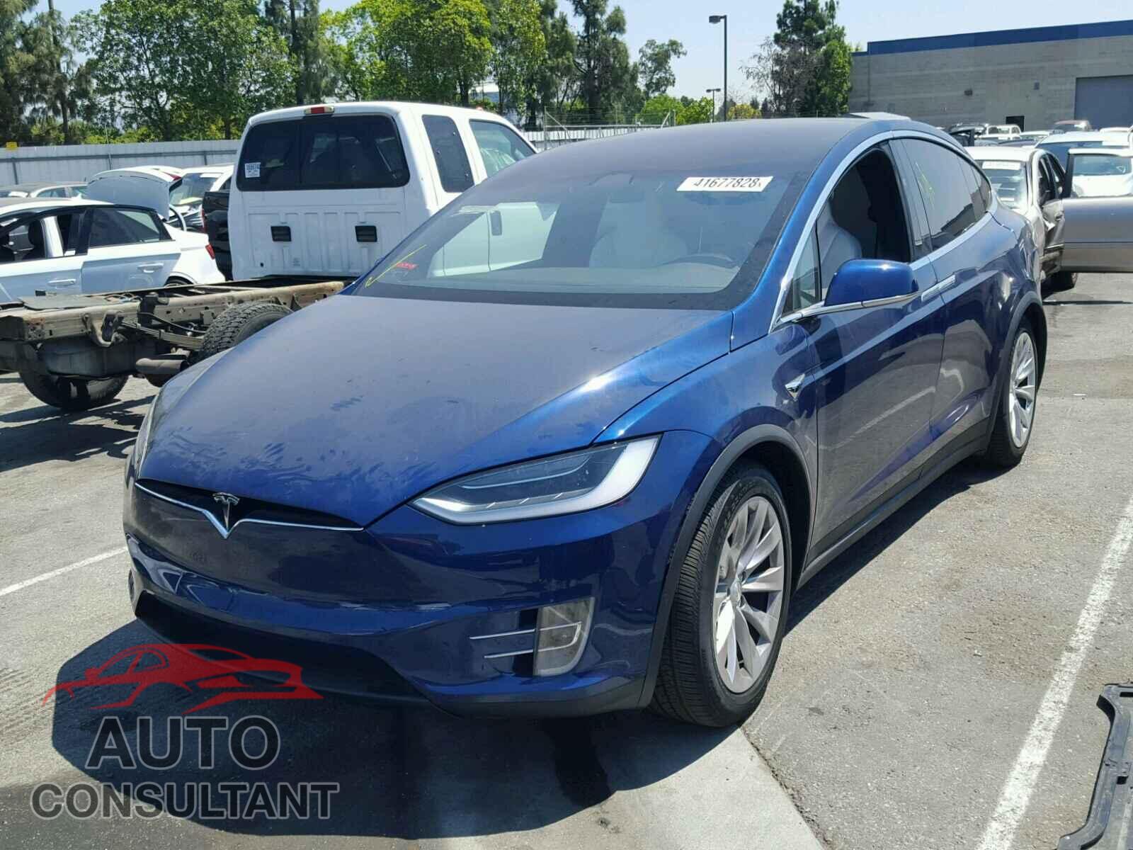 TESLA MODEL X 2017 - 5YJXCBE24HF076992