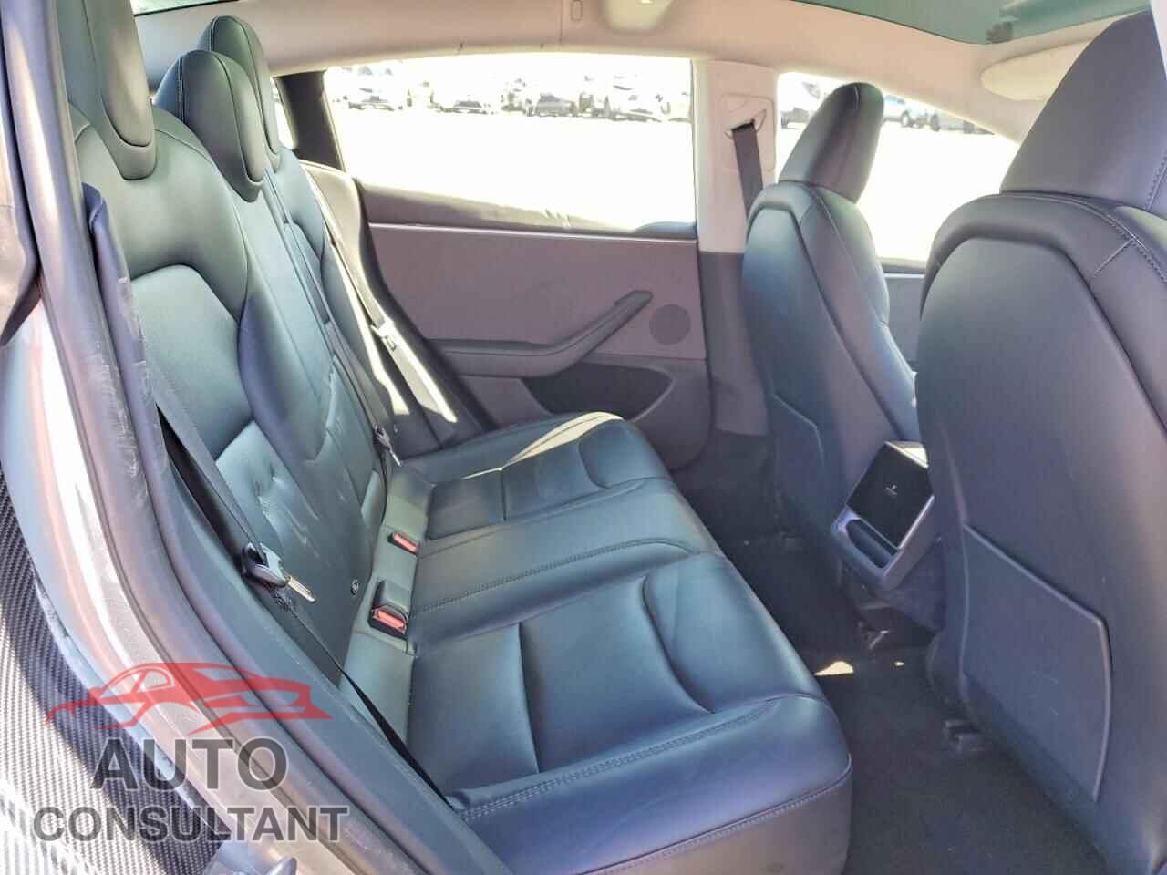 TESLA MODEL 3 2024 - 5YJ3E1EA0RF863692