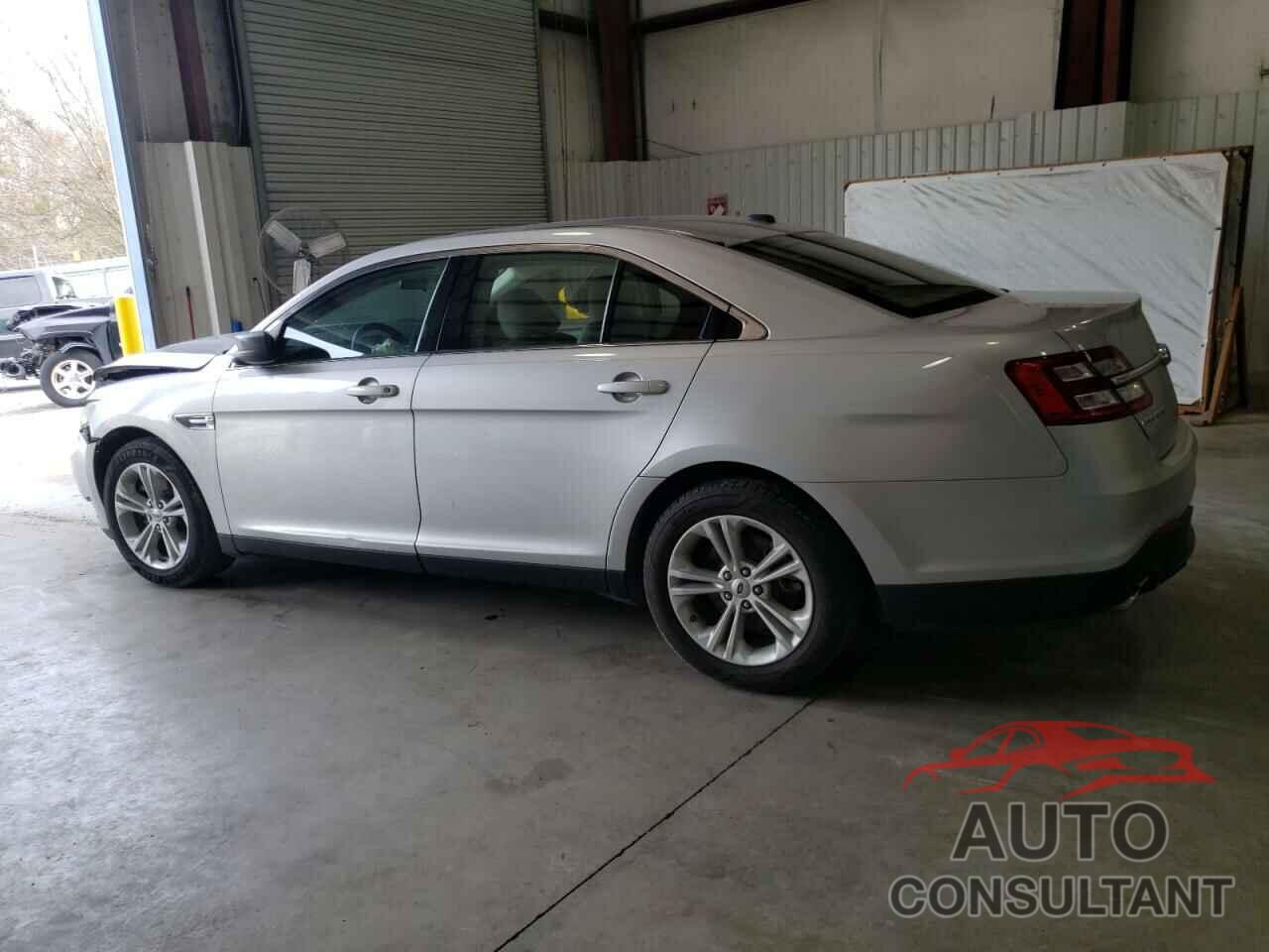 FORD TAURUS 2018 - 1FAHP2D89JG110554