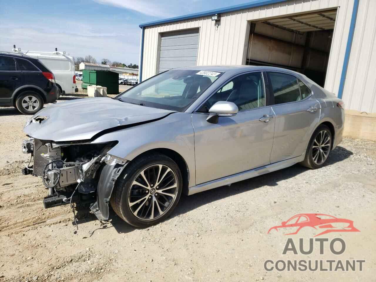 TOYOTA CAMRY 2018 - 4T1B11HK5JU054871