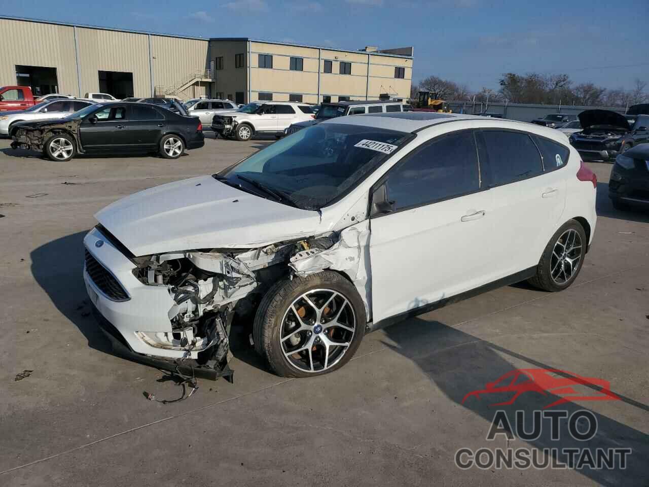 FORD FOCUS 2018 - 1FADP3M27JL213480