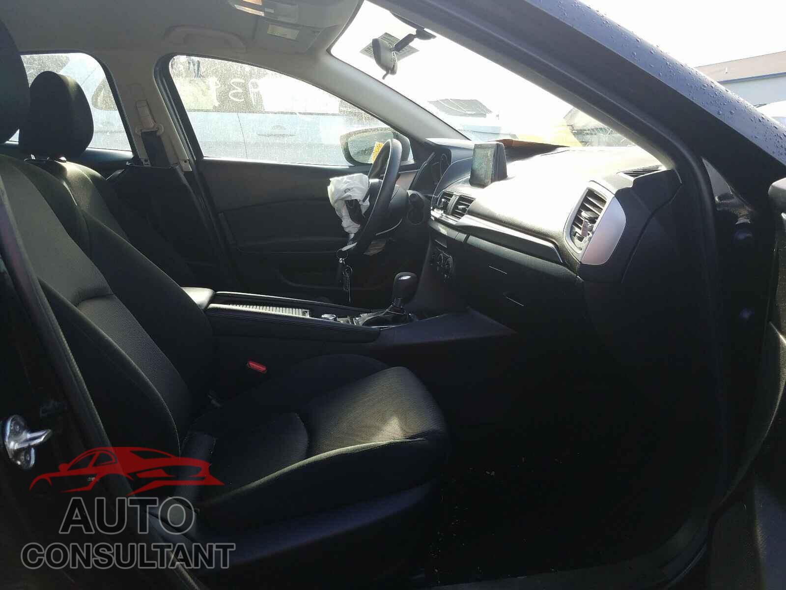 MAZDA 3 2017 - 3MZBN1U72HM103434