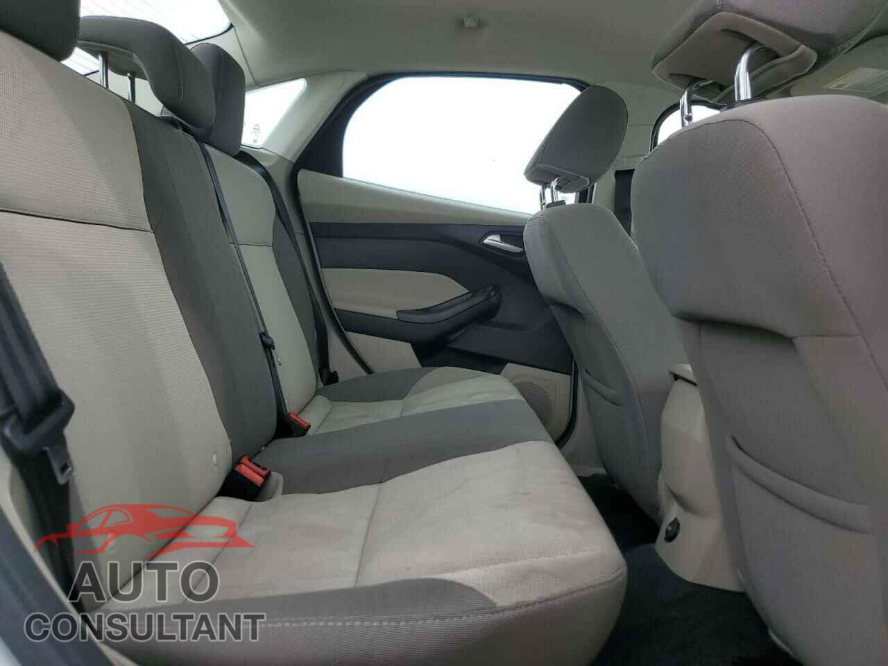 FORD FOCUS 2014 - 1FADP3F2XEL294994