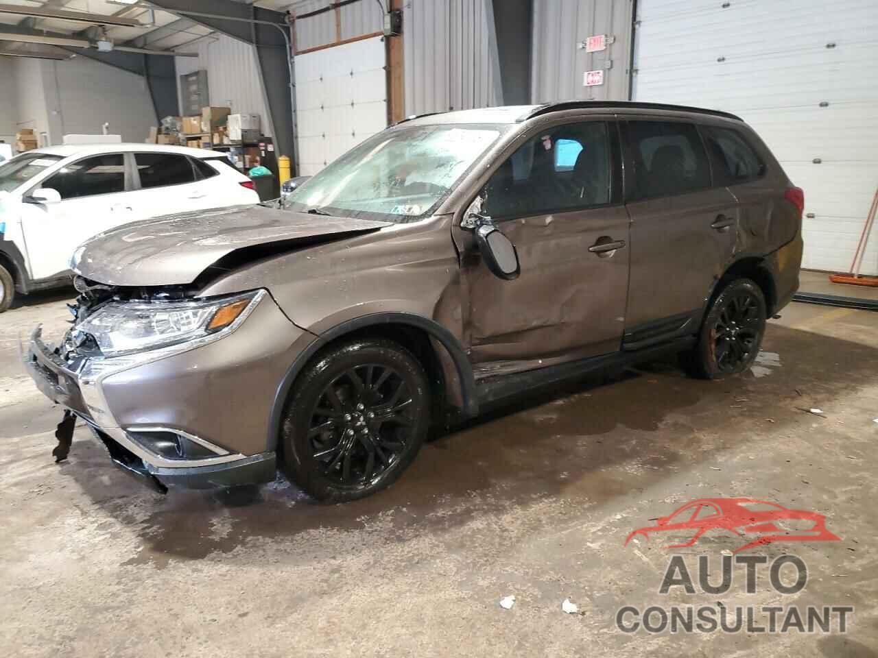 MITSUBISHI OUTLANDER 2018 - JA4AZ3A35JZ034415
