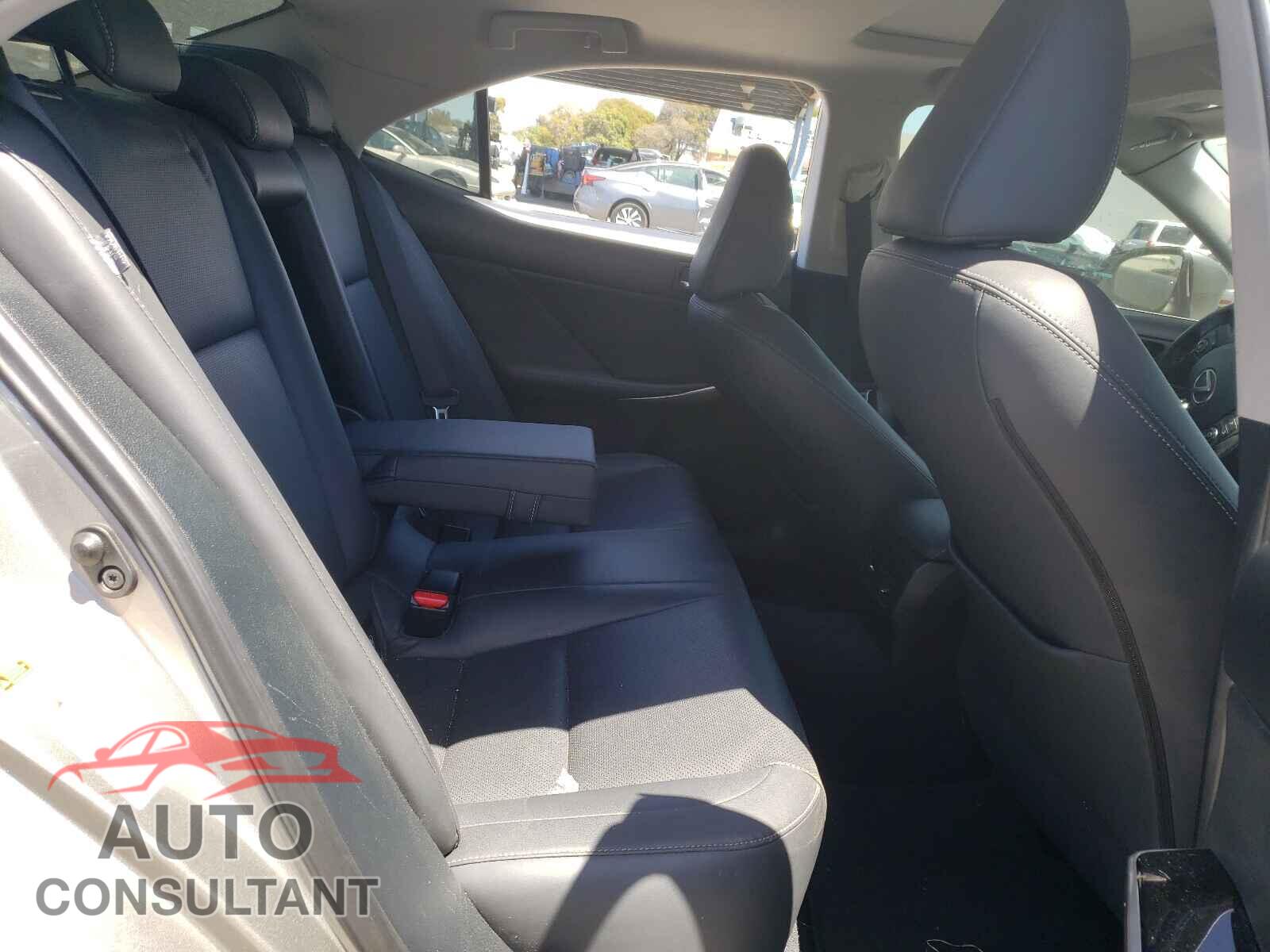 LEXUS IS 2016 - JTHBA1D28G5005904