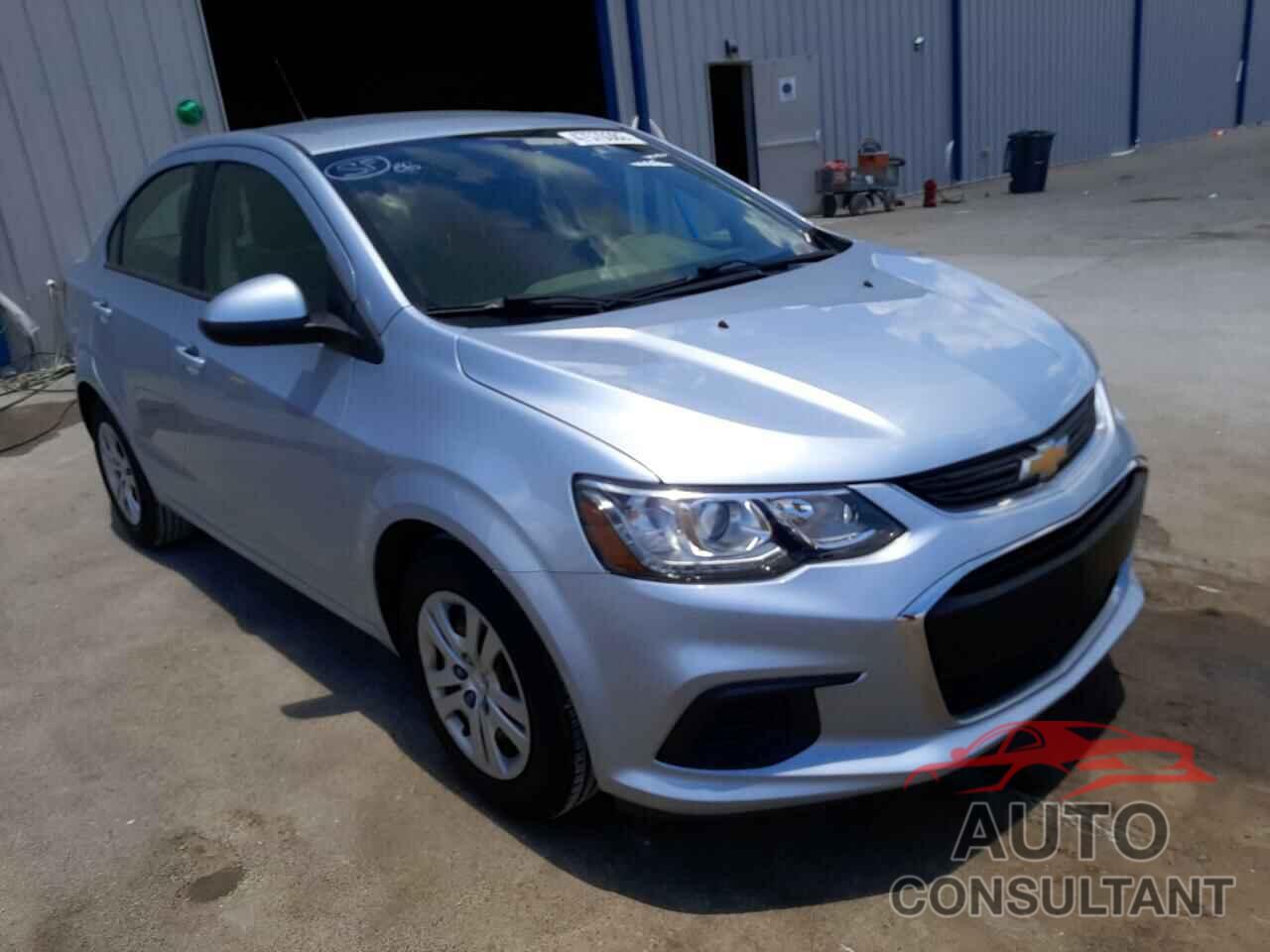 CHEVROLET SONIC 2018 - 1G1JB5SH0J4133245