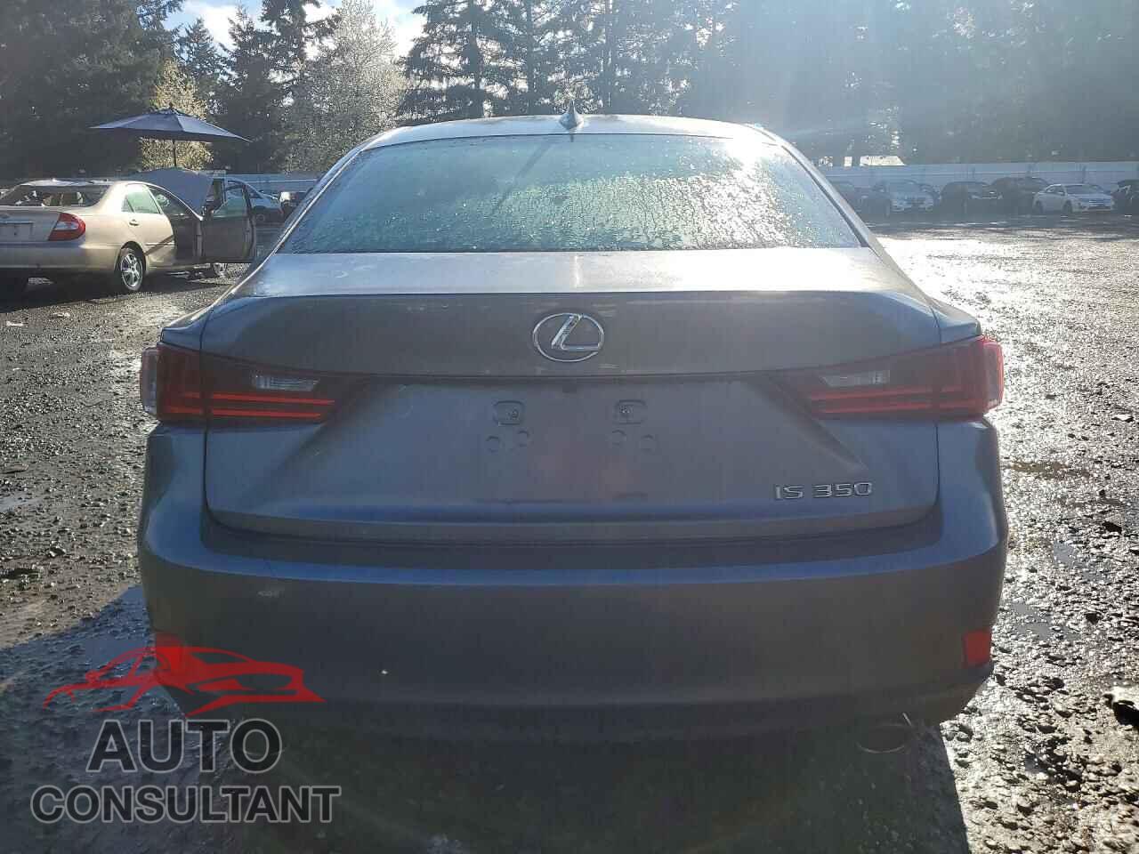 LEXUS IS 2014 - JTHBE1D24E5002130