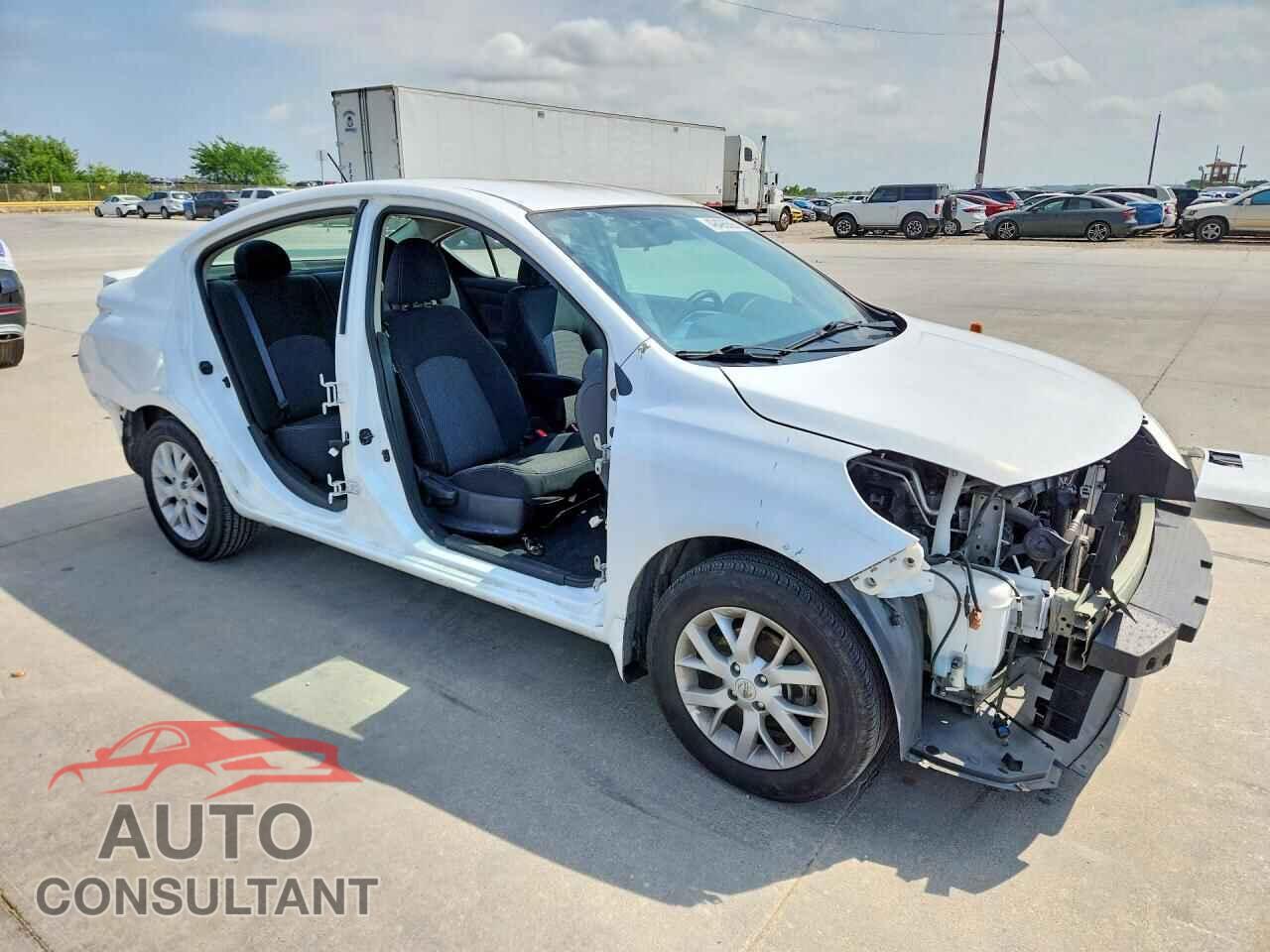 NISSAN VERSA 2019 - 3N1CN7AP3KL819581