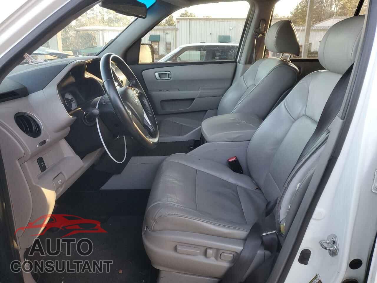 HONDA PILOT 2011 - 5FNYF3H50BB032535