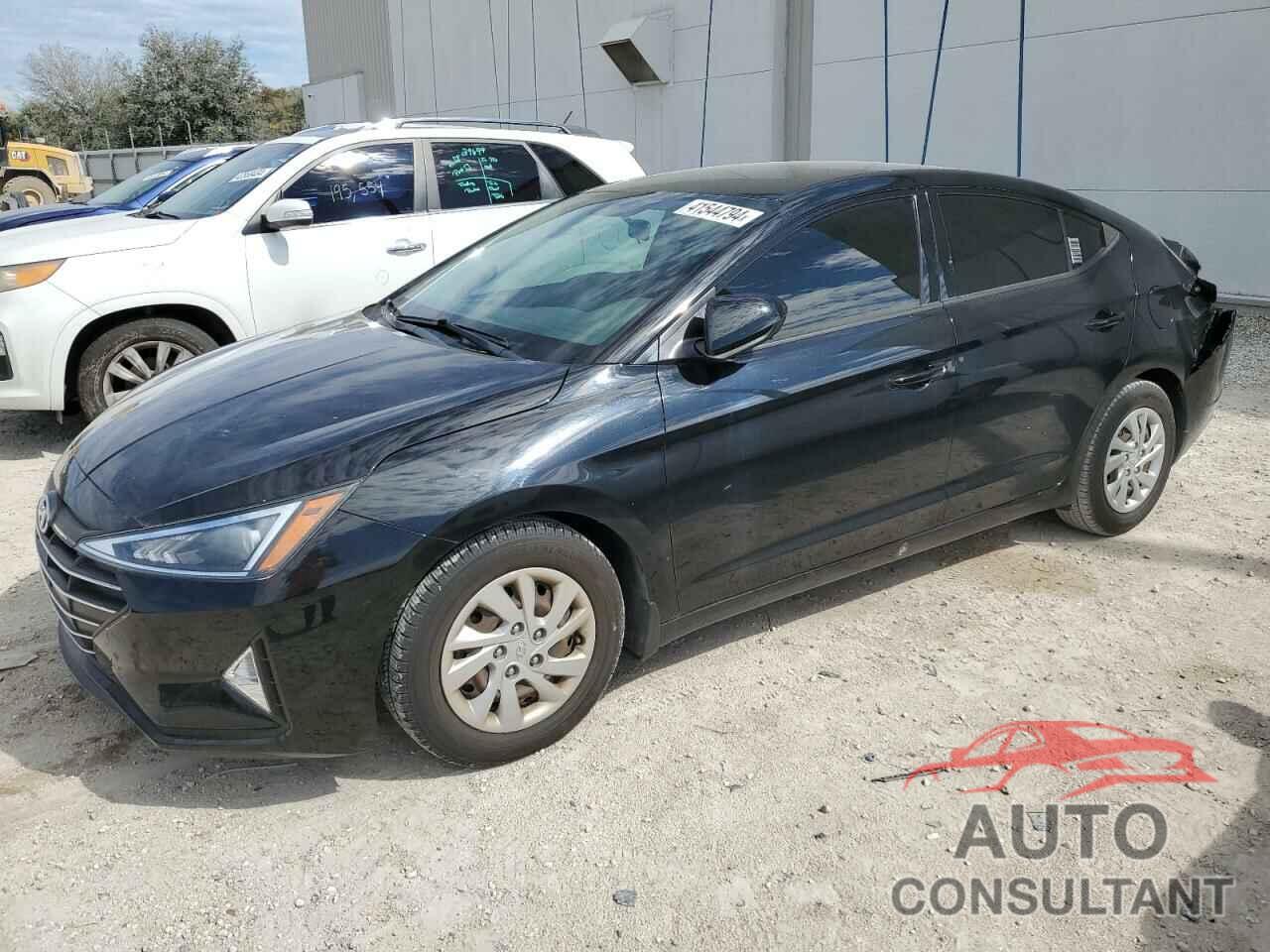 HYUNDAI ELANTRA 2019 - 5NPD74LF2KH487857