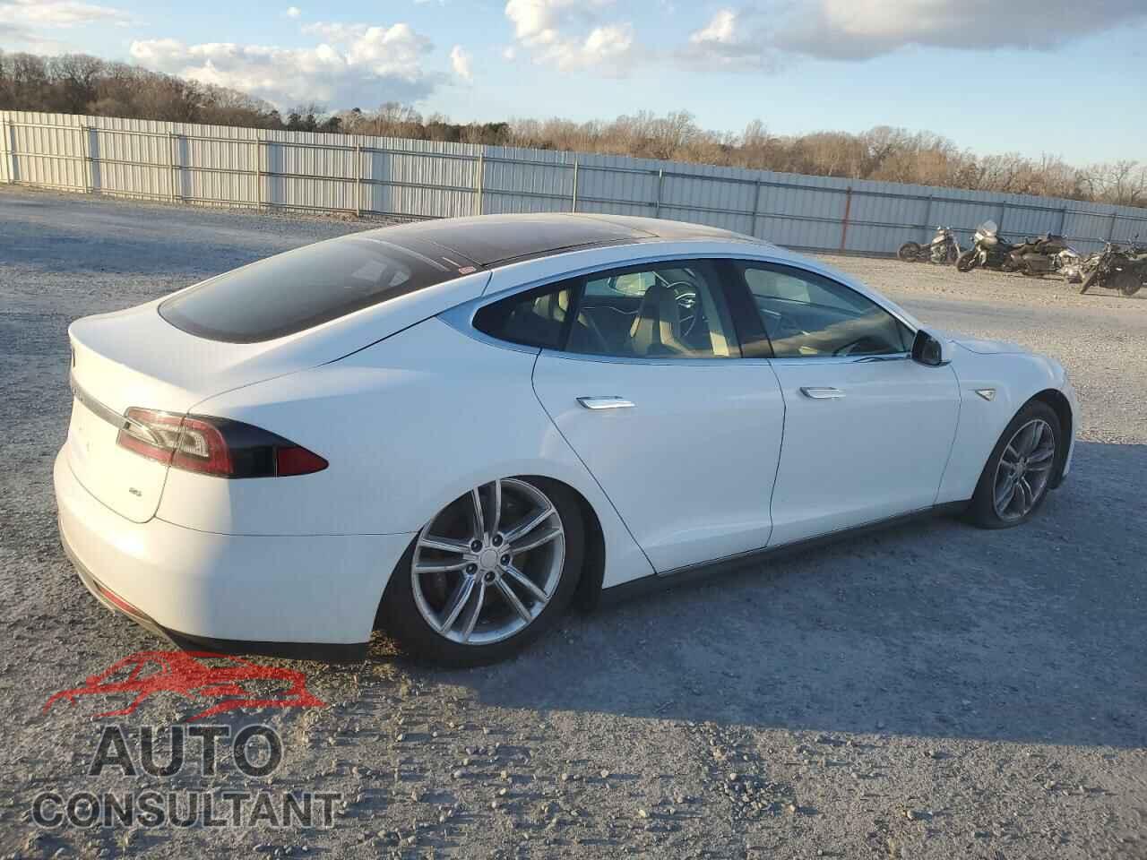 TESLA MODEL S 2013 - 5YJSA1CN5DFP04320