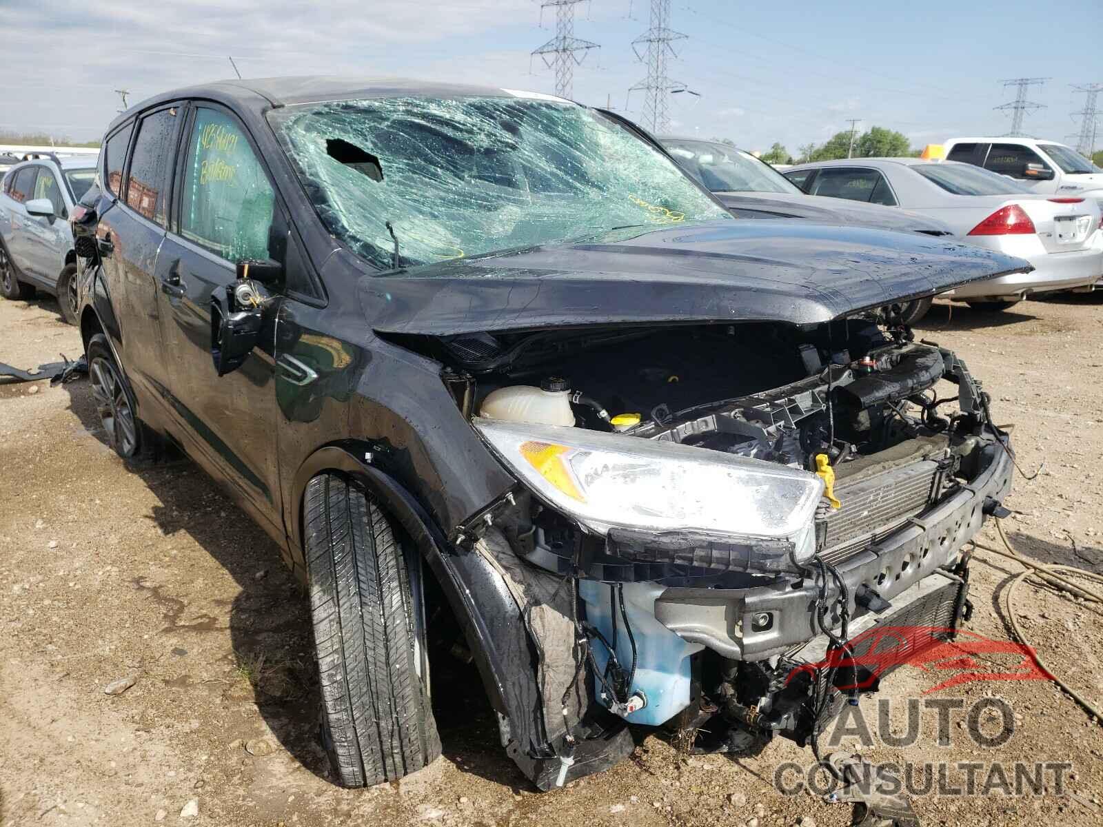 FORD ESCAPE 2017 - 1FMCU0GD9HUD26504