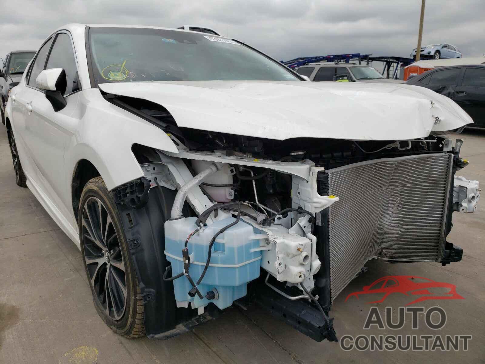 TOYOTA CAMRY 2018 - JTNB11HK3J3005805