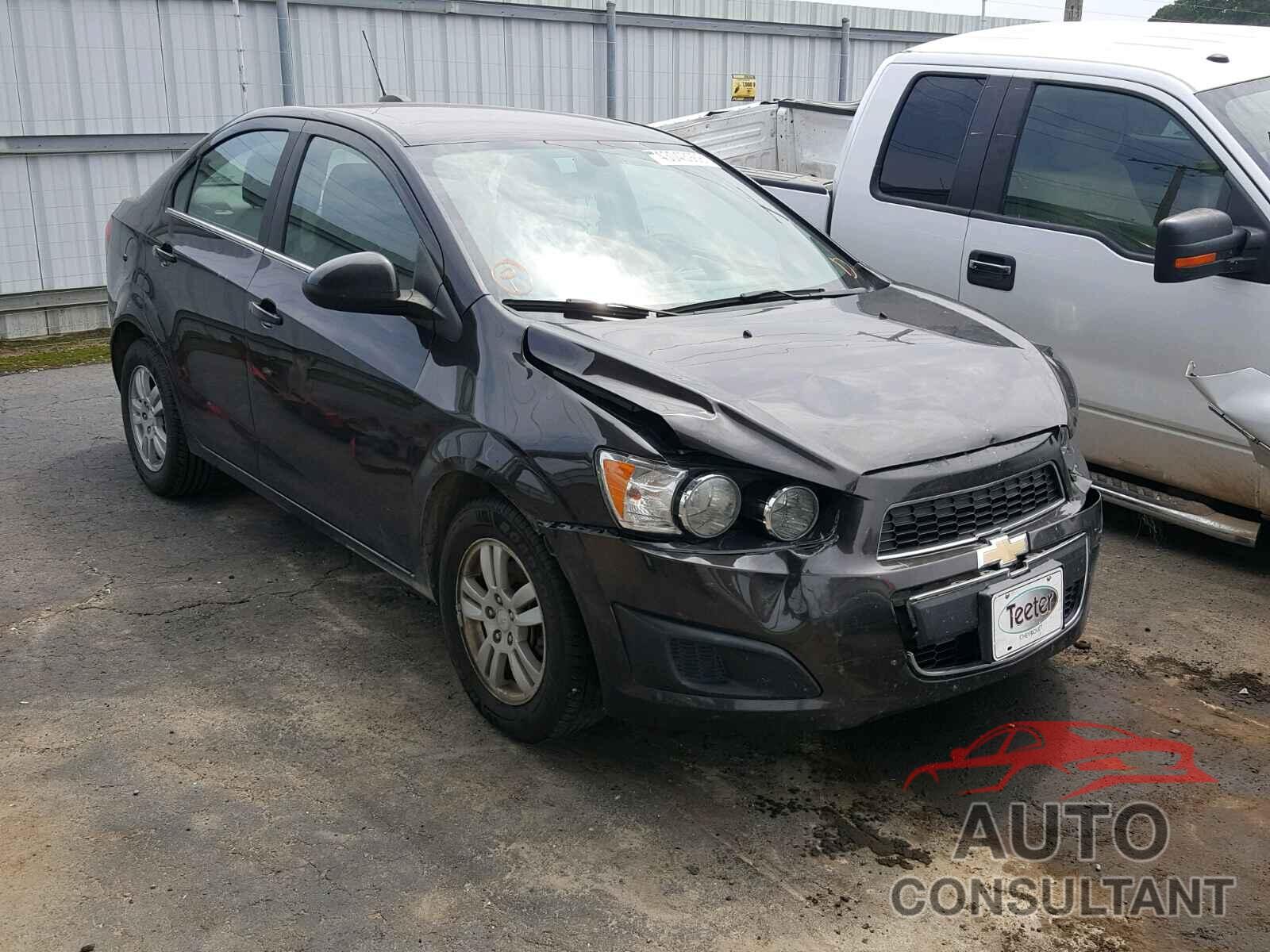 CHEVROLET SONIC 2015 - 1G1JC5SH1F4139706