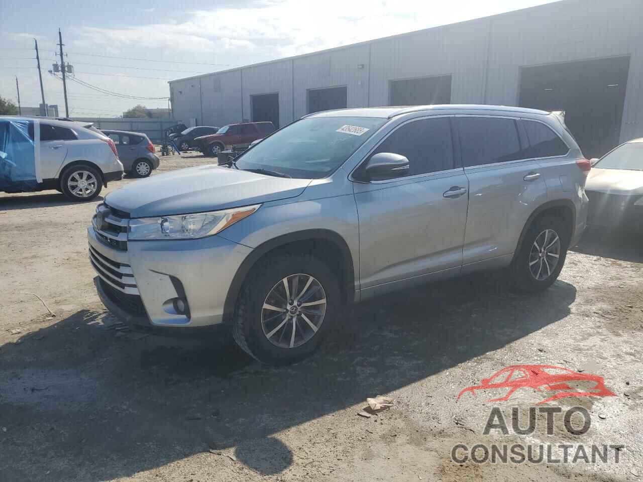 TOYOTA HIGHLANDER 2018 - 5TDKZRFH1JS539869