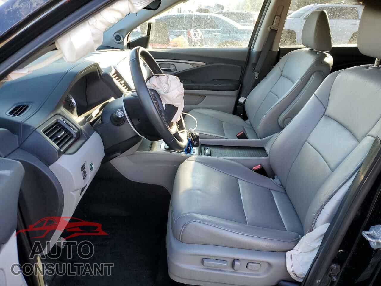 HONDA PILOT 2018 - 5FNYF6H57JB014520