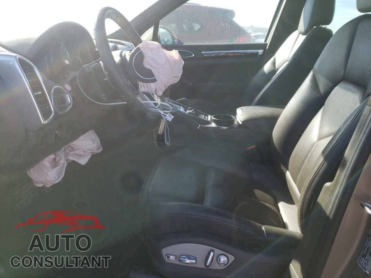 PORSCHE CAYENNE 2016 - WP1AA2A24GKA14932