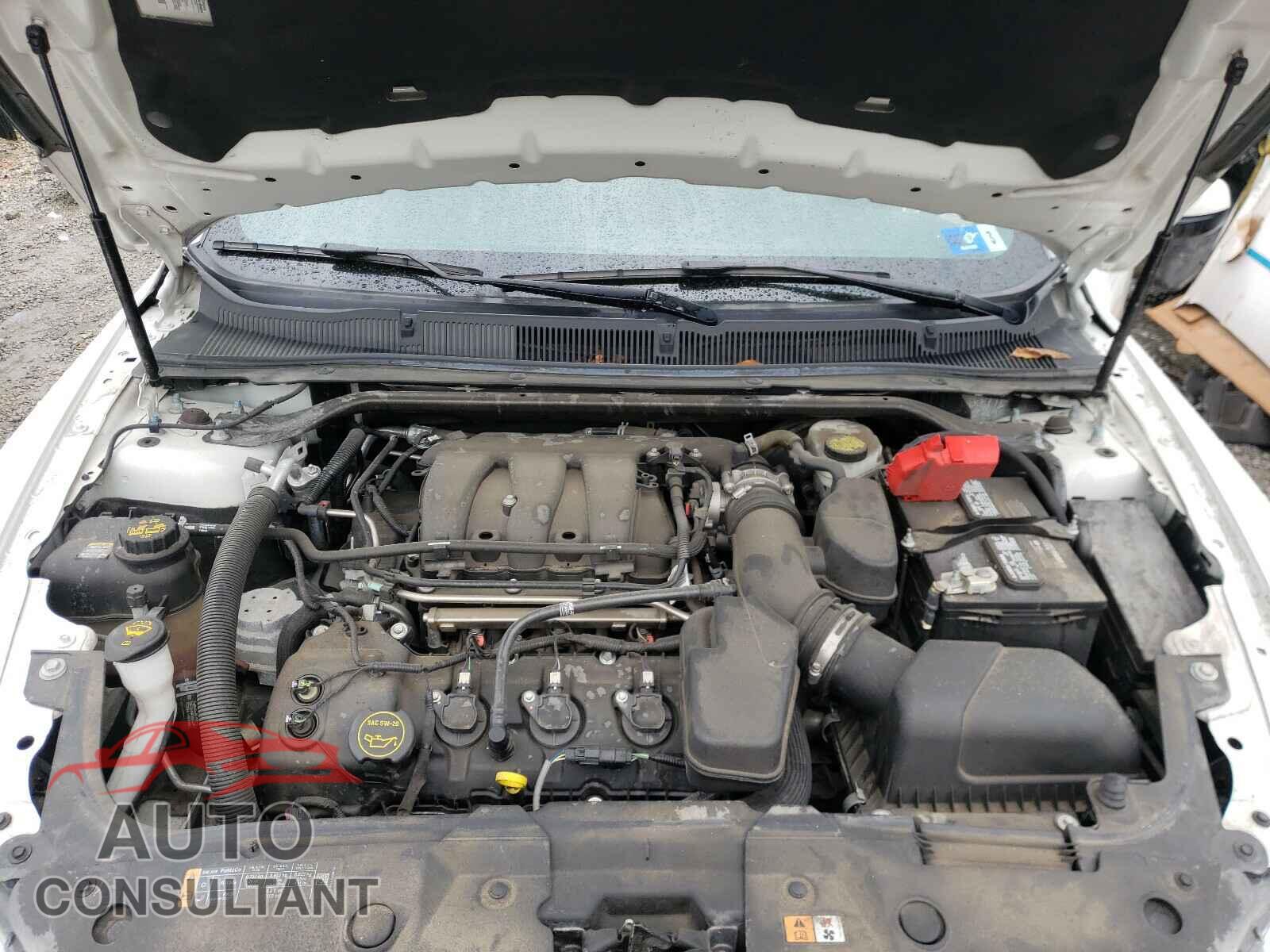 FORD TAURUS 2017 - 1FAHP2E85HG142944