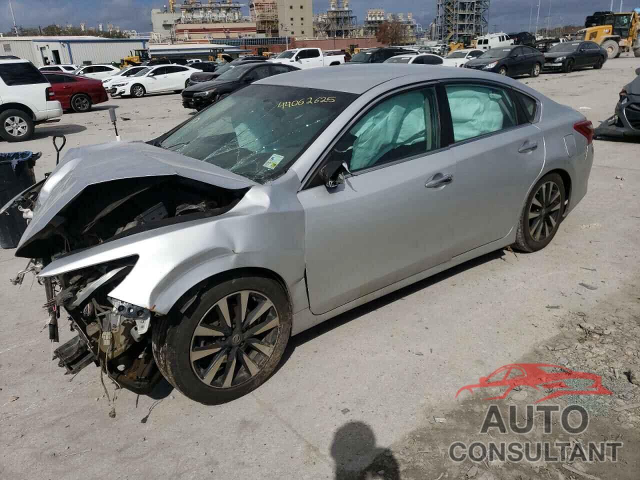 NISSAN ALTIMA 2018 - 1N4AL3AP5JC210852