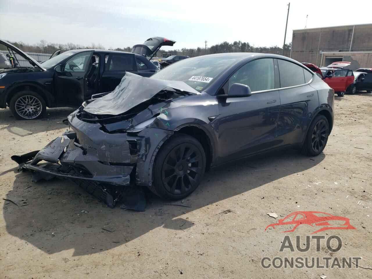 TESLA MODEL Y 2023 - 7SAYGAEE1PF977252