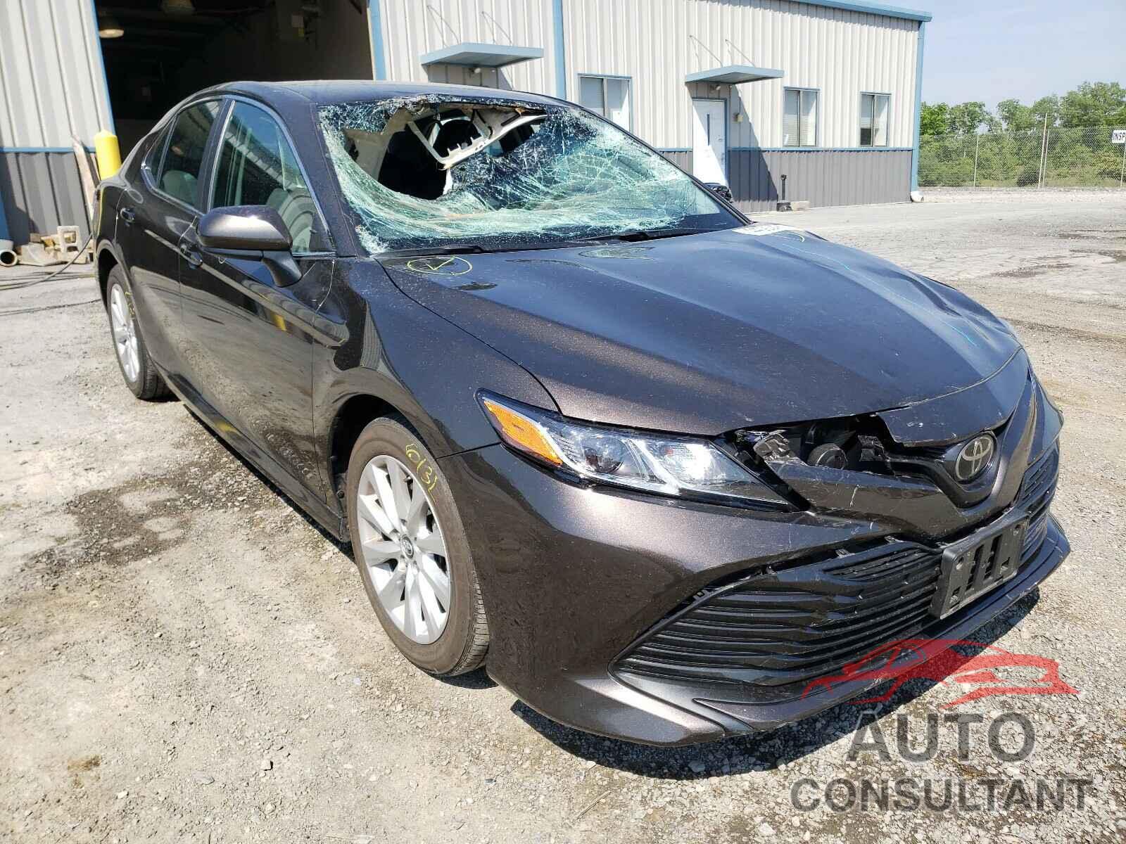TOYOTA CAMRY 2018 - 4T1B11HK5JU107794
