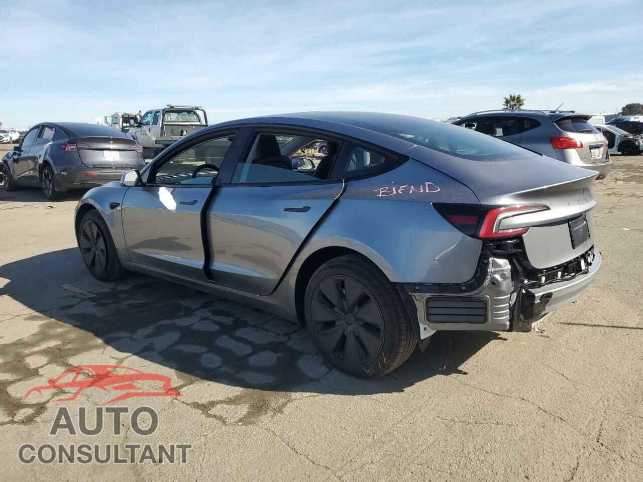 TESLA MODEL 3 2025 - 5YJ3E1EA8SF890337