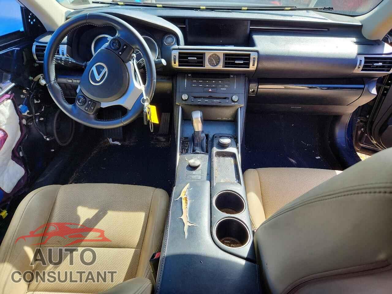 LEXUS IS 2015 - JTHBF1D28F5054522