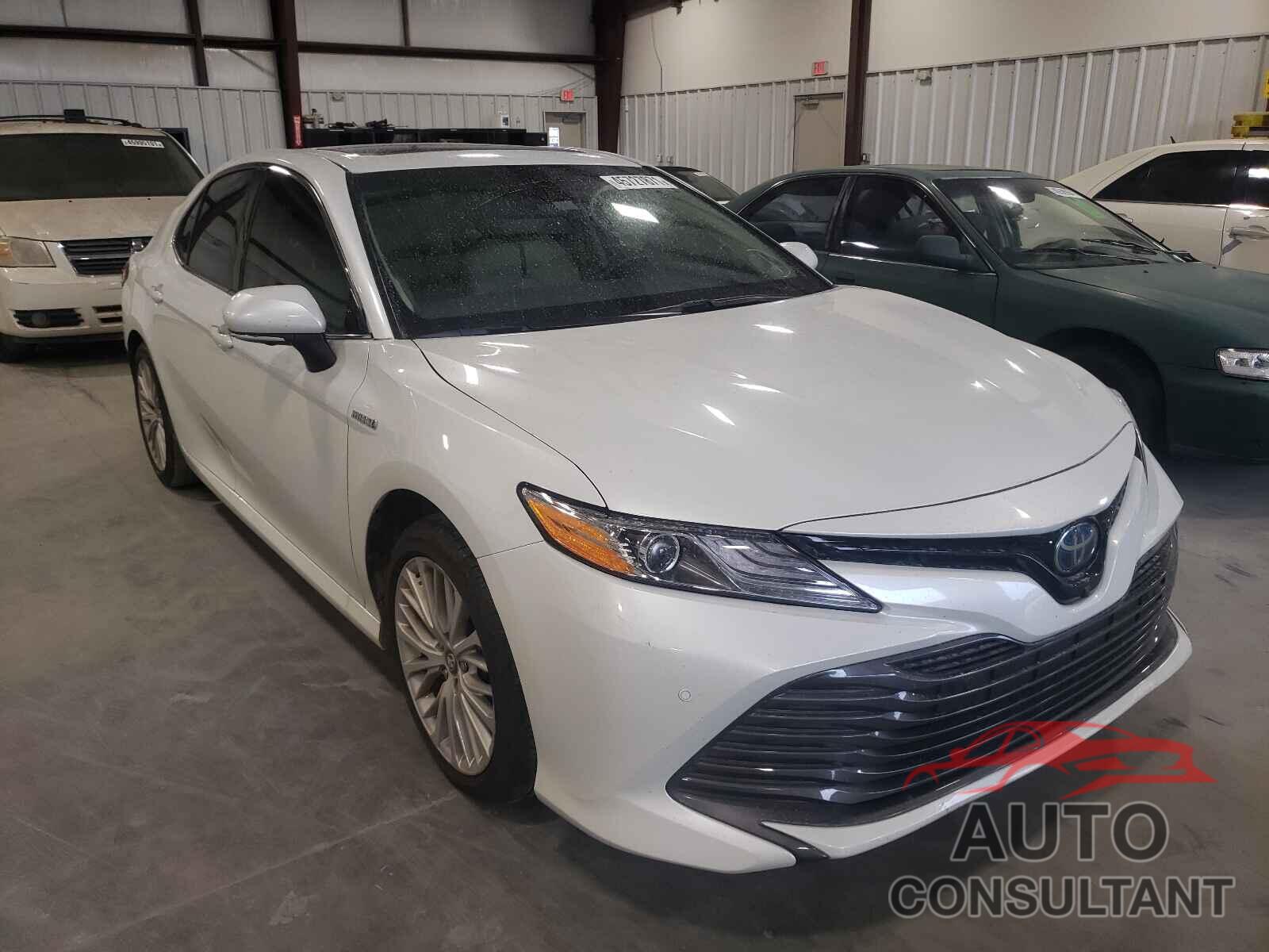 TOYOTA CAMRY 2018 - 4T1B21HK5JU009426