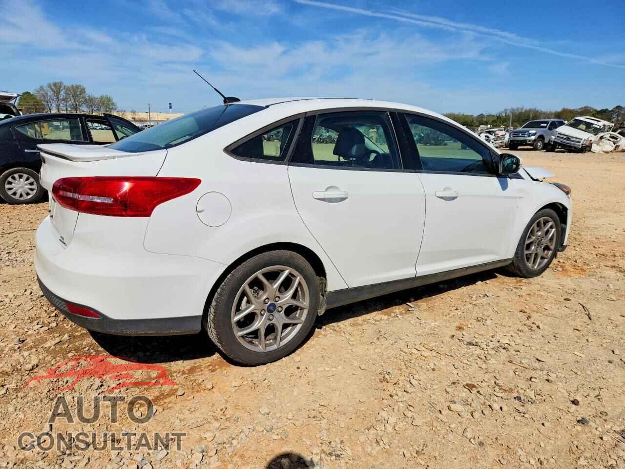 FORD FOCUS 2015 - 1FADP3F21FL246933