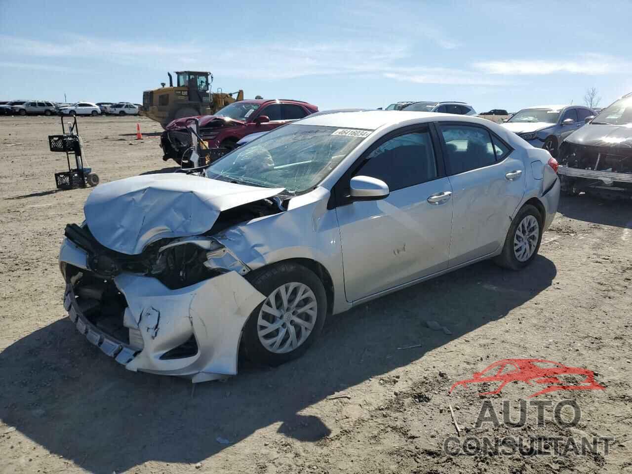 TOYOTA COROLLA 2018 - 5YFBURHE8JP812915