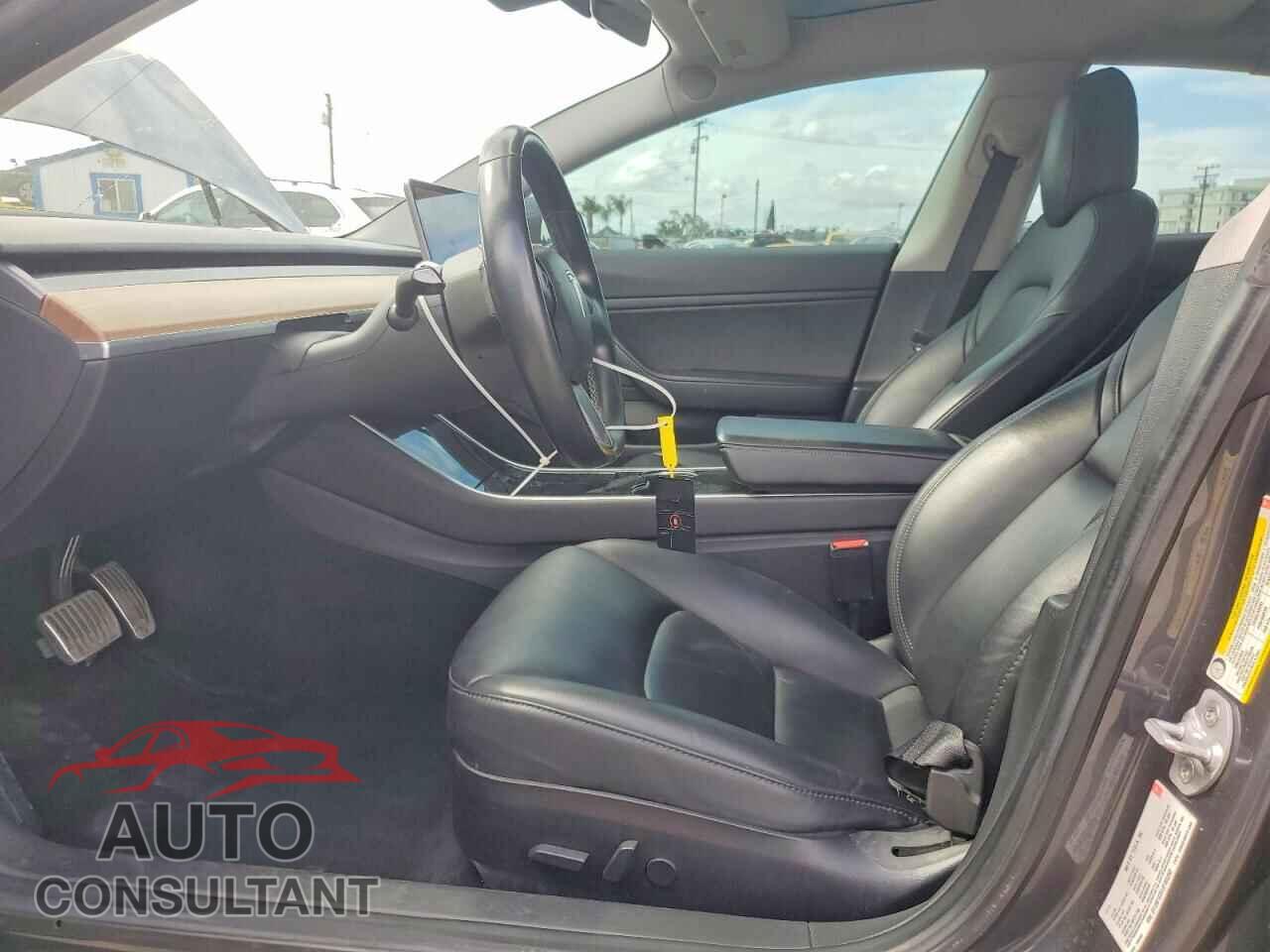TESLA MODEL 3 2018 - 5YJ3E1EB7JF185262