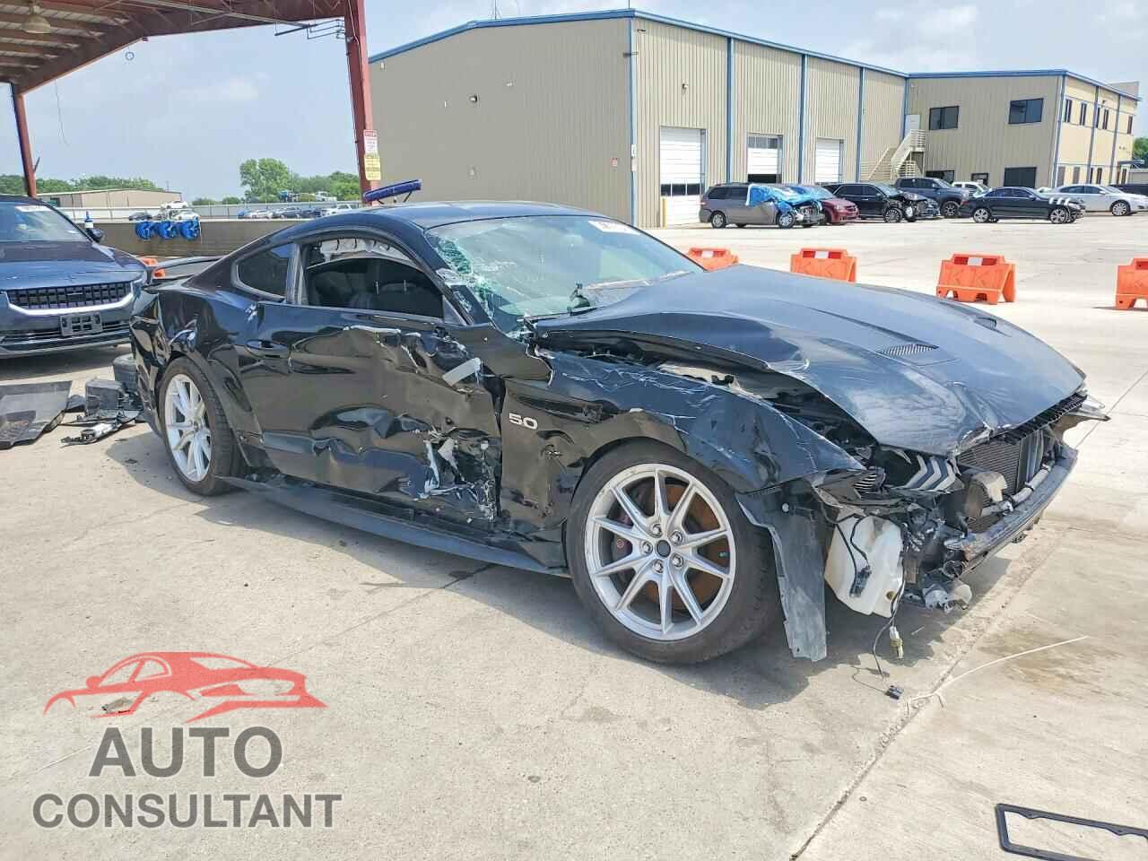 FORD MUSTANG 2019 - 1FA6P8CF5K5123048