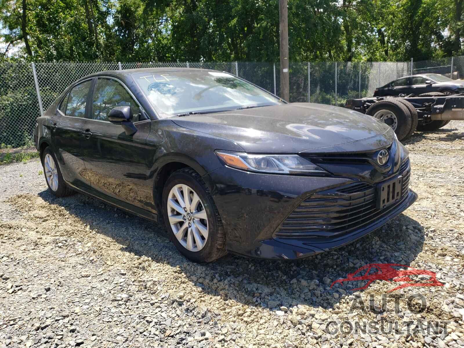 TOYOTA CAMRY 2018 - 4T1B11HK6JU508688
