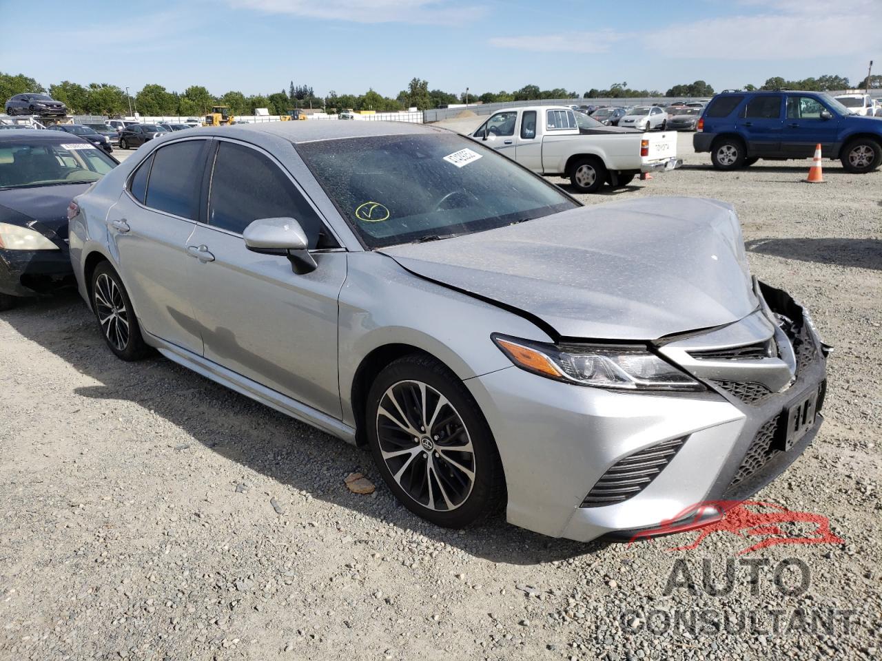 TOYOTA CAMRY 2018 - 4T1B11HK4JU577864