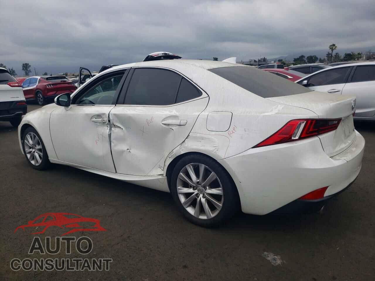 LEXUS IS 2014 - JTHBF1D20E5040581