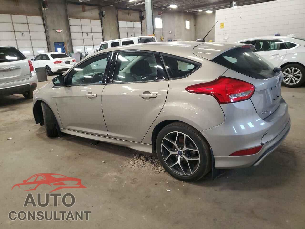 FORD FOCUS 2015 - 1FADP3K28FL294676