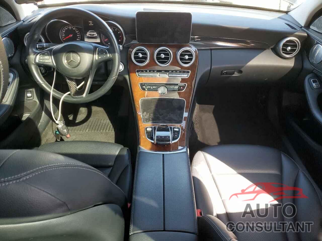 MERCEDES-BENZ C-CLASS 2015 - 55SWF4KB2FU004235