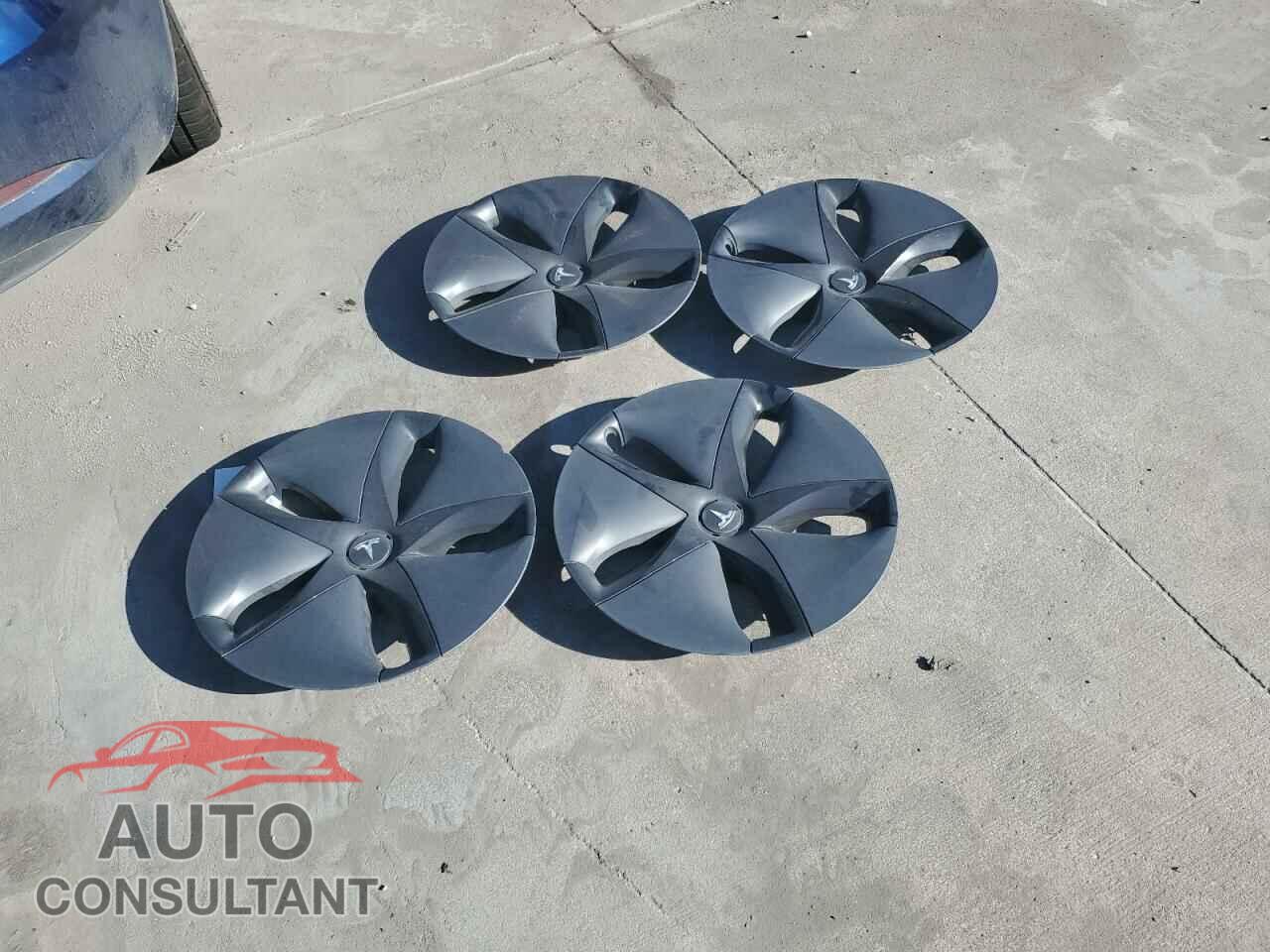 TESLA MODEL 3 2018 - 5YJ3E1EA3JF102532