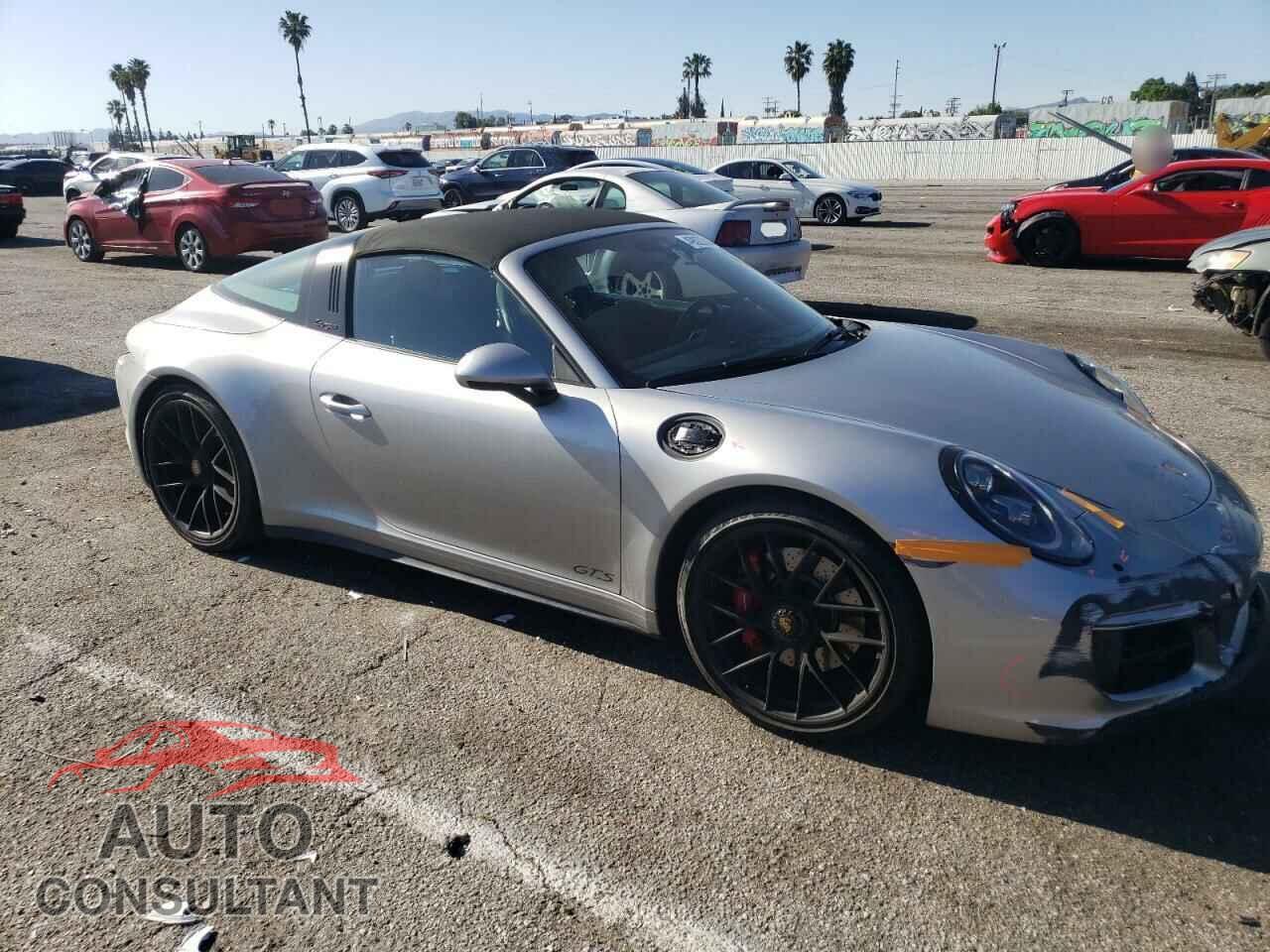 PORSCHE 911 2017 - WP0BB2A98HS136940