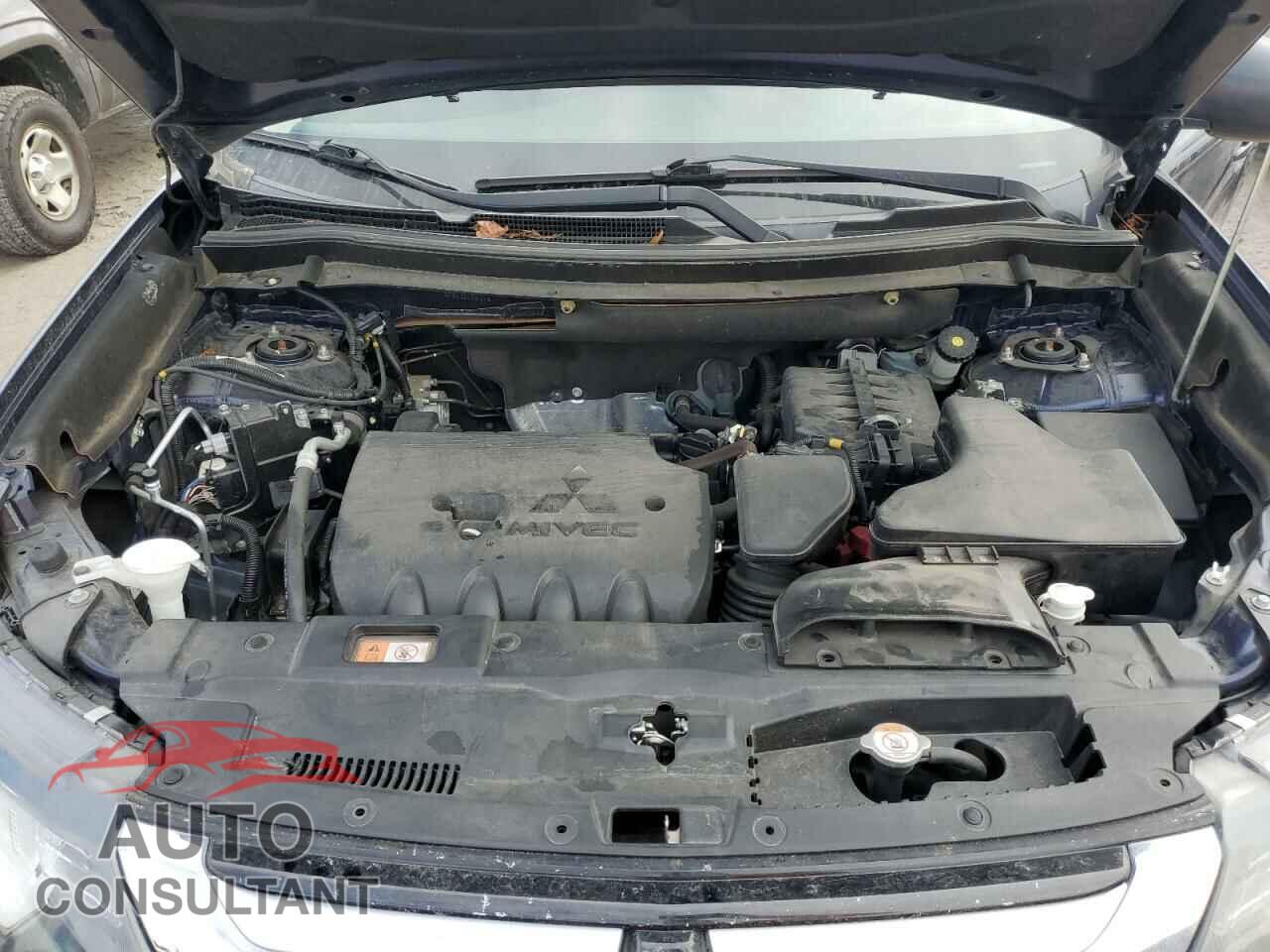 MITSUBISHI OUTLANDER 2018 - JA4AD2A39JZ055213