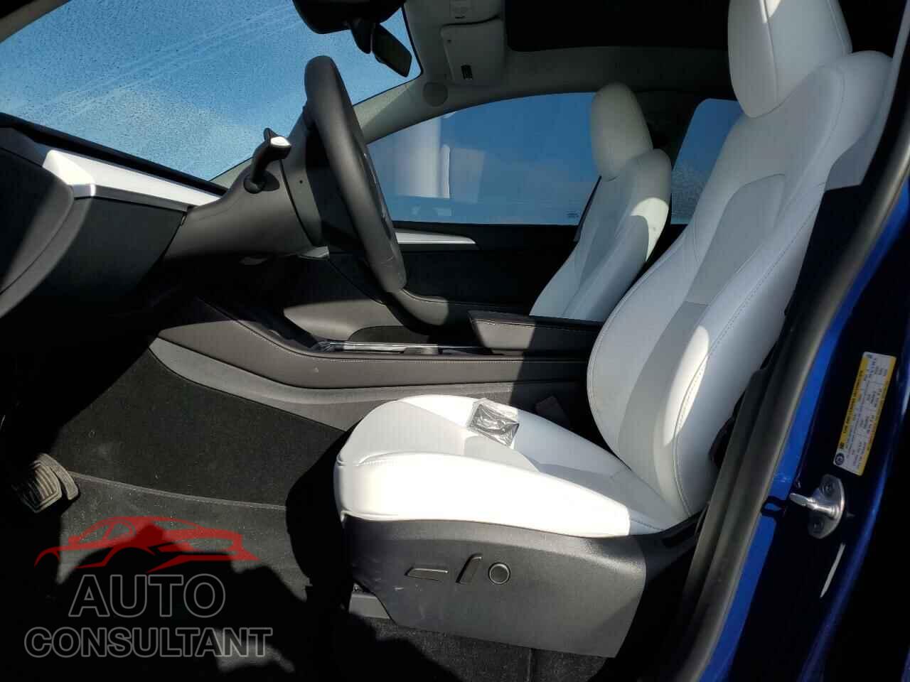 TESLA MODEL Y 2024 - 7SAYGDEE2RF127361