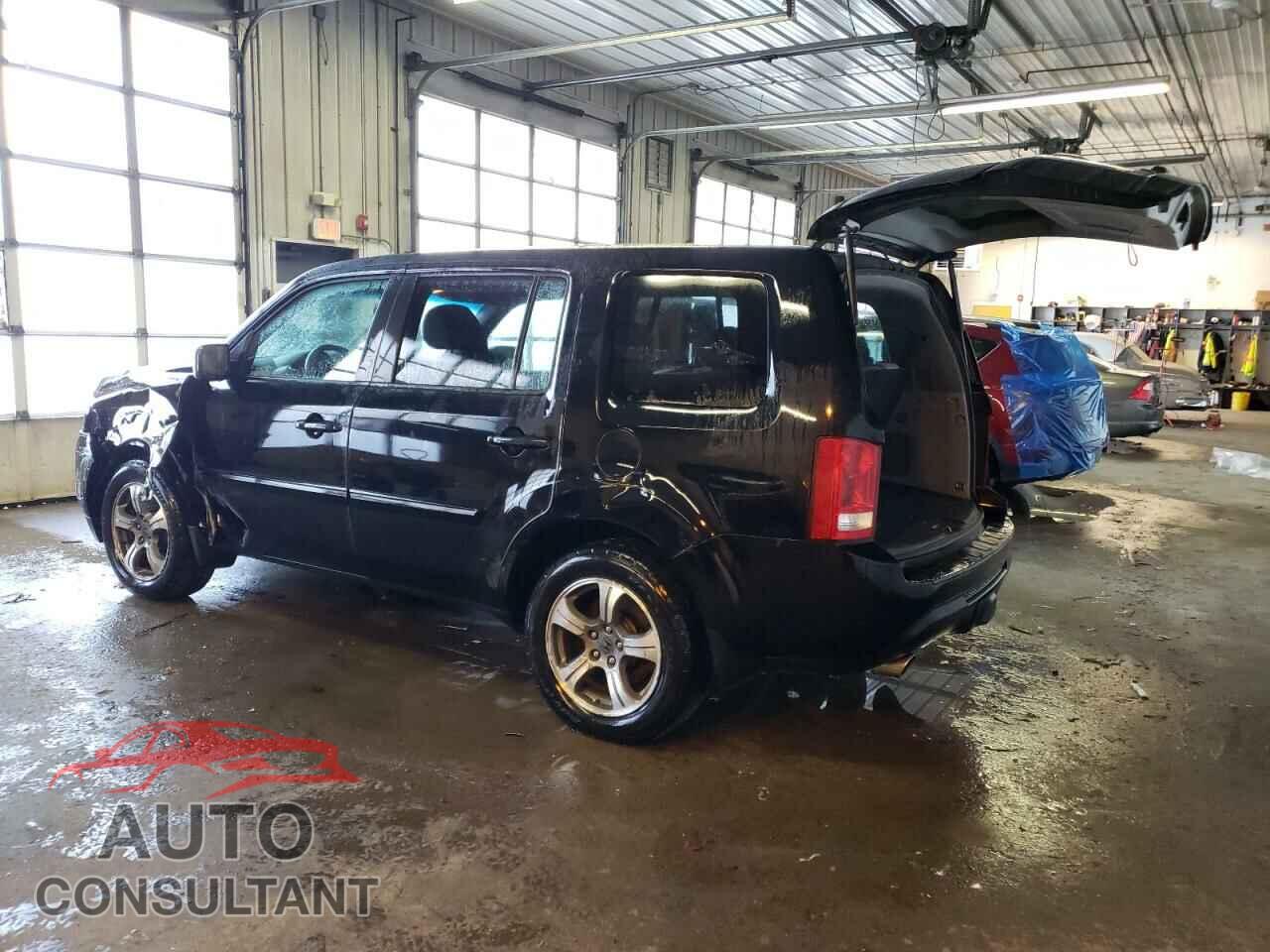 HONDA PILOT 2015 - 5FNYF4H34FB007230