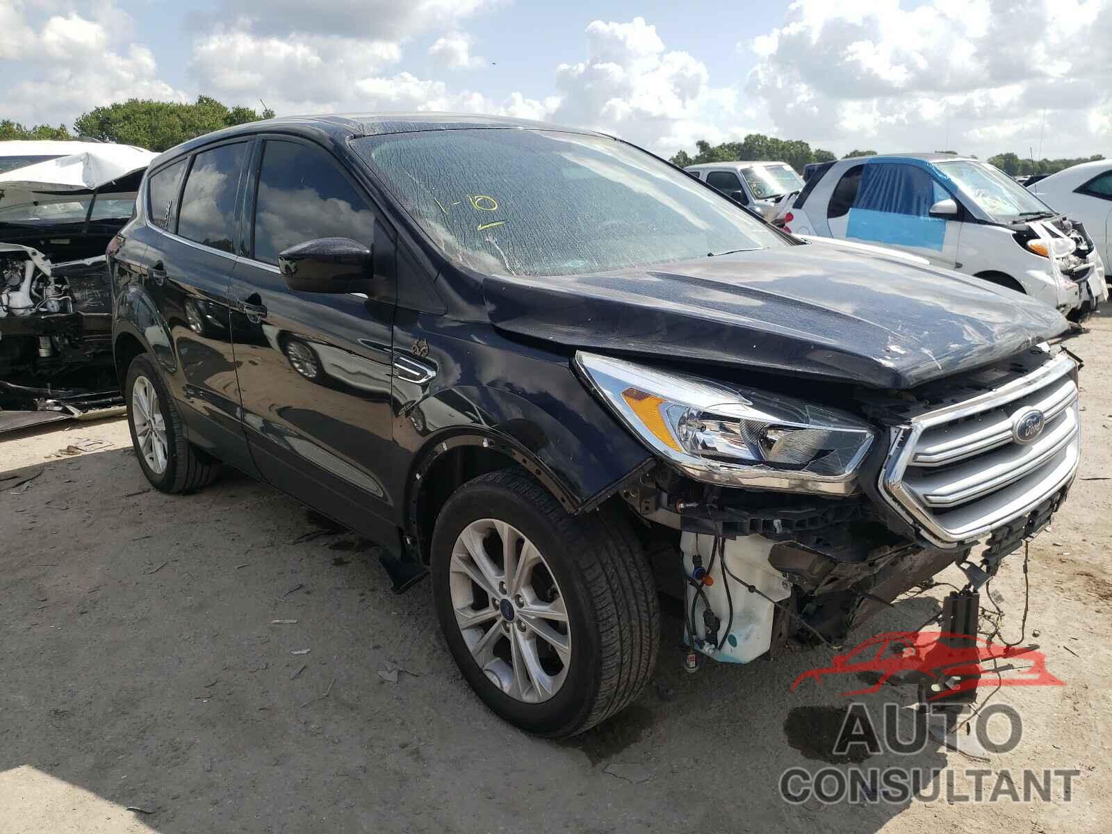 FORD ESCAPE 2017 - 1FMCU0GD4HUC97395