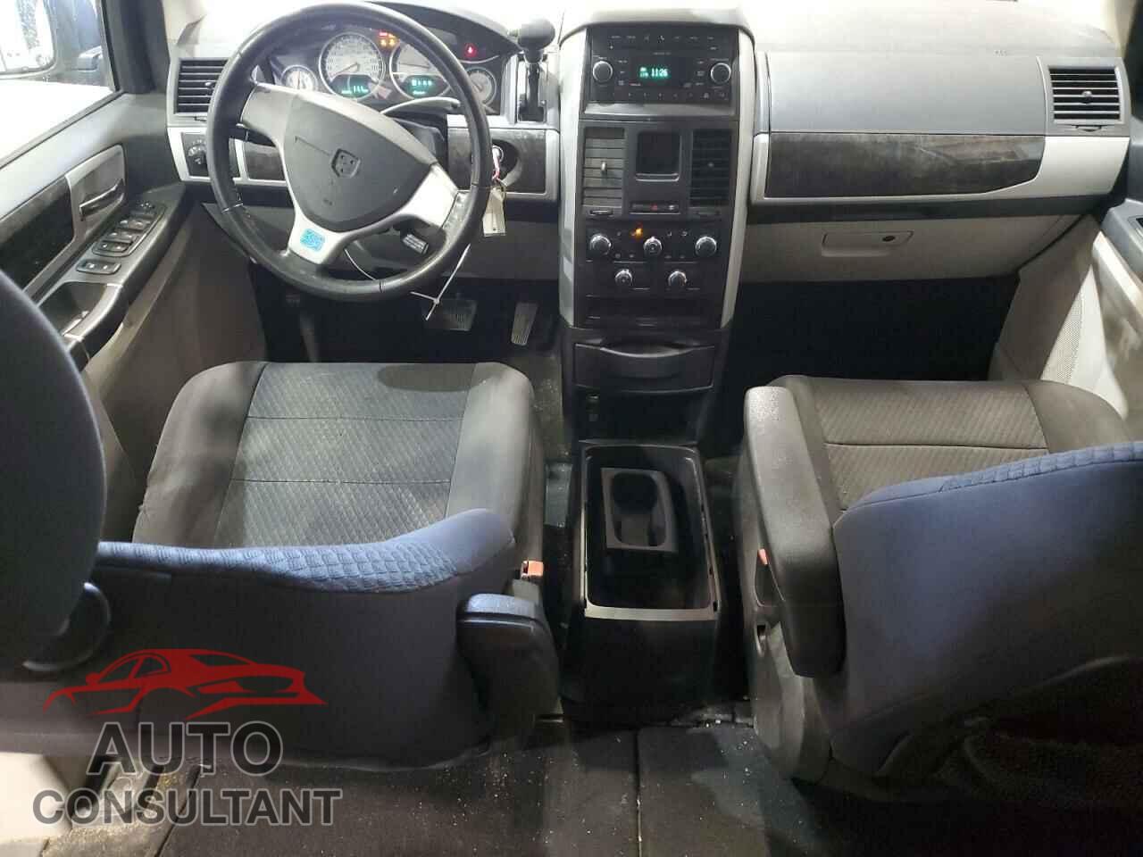 DODGE CARAVAN 2010 - 2D4RN5D18AR273058