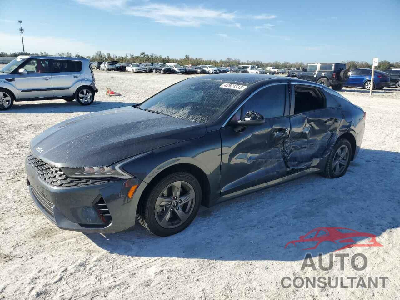 KIA K5 2023 - 5XXG14J22PG200244