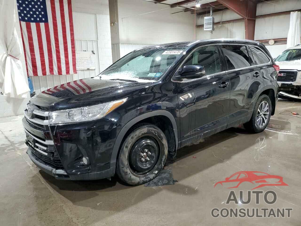 TOYOTA HIGHLANDER 2018 - 5TDJZRFH2JS885764