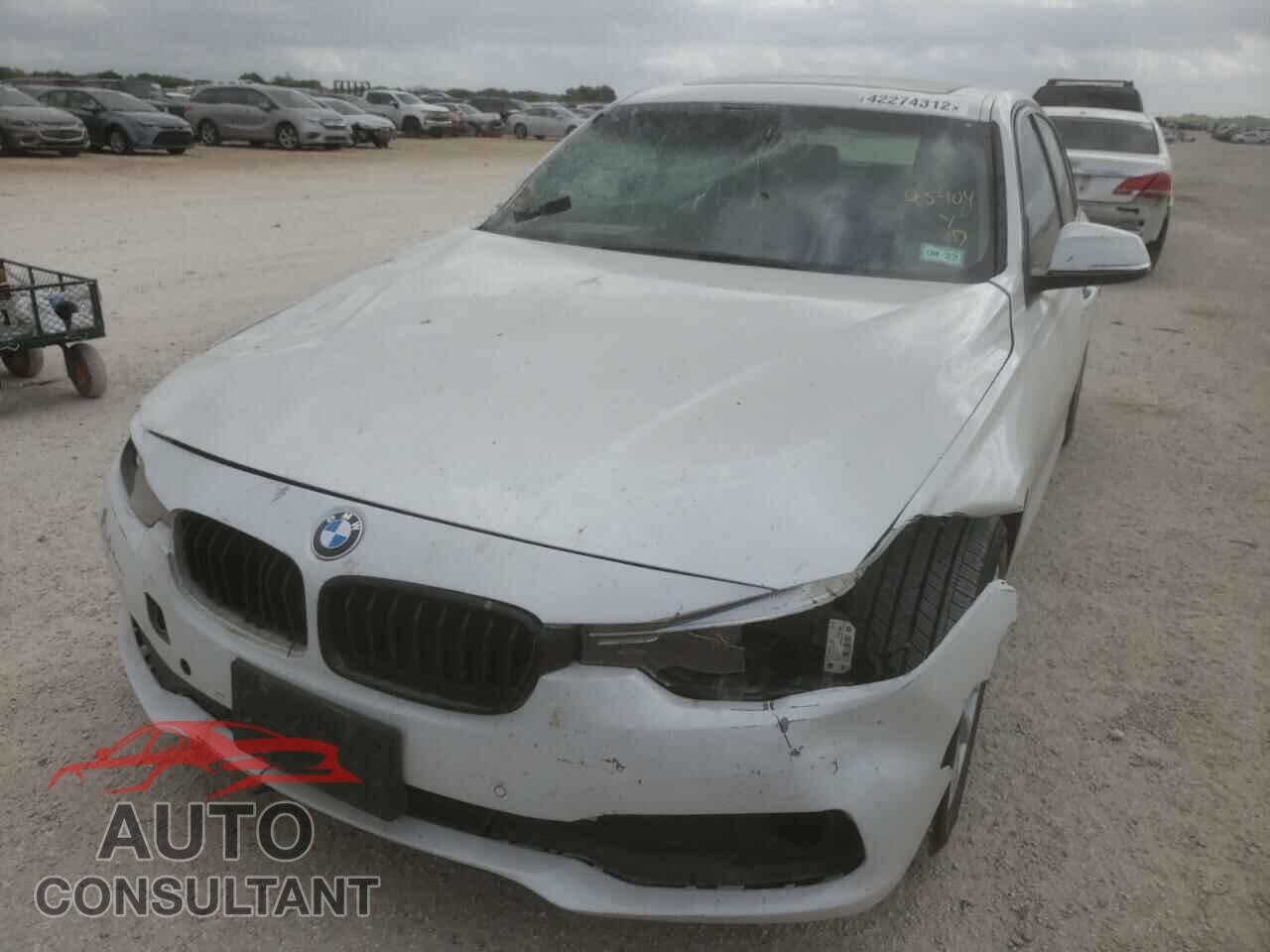 BMW 3 SERIES 2016 - WBA8E1G55GNU12243