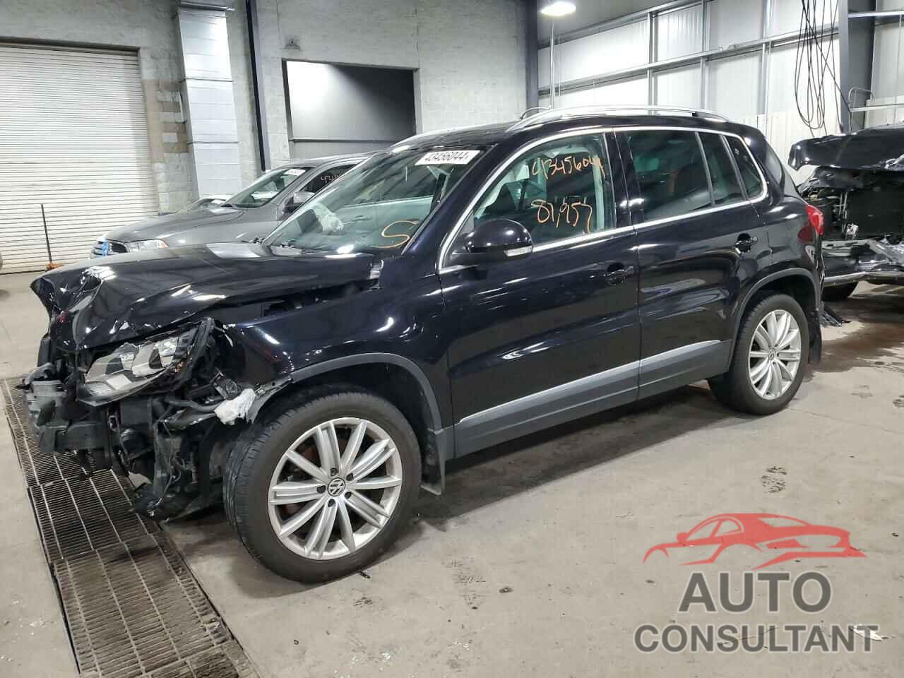 VOLKSWAGEN TIGUAN 2016 - WVGBV7AX2GW564265